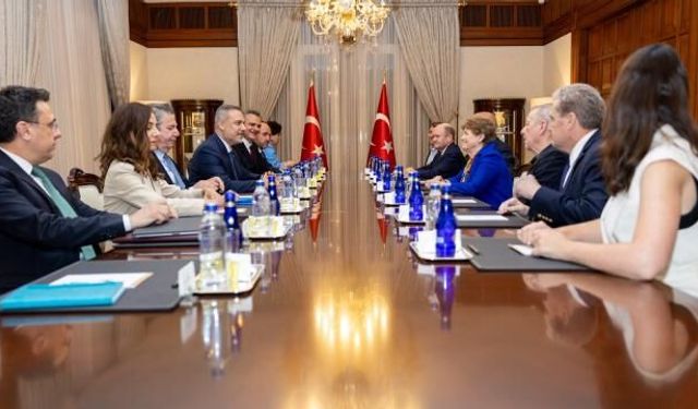 Fidan, başkentte ABD'li senatörleri kabul etti