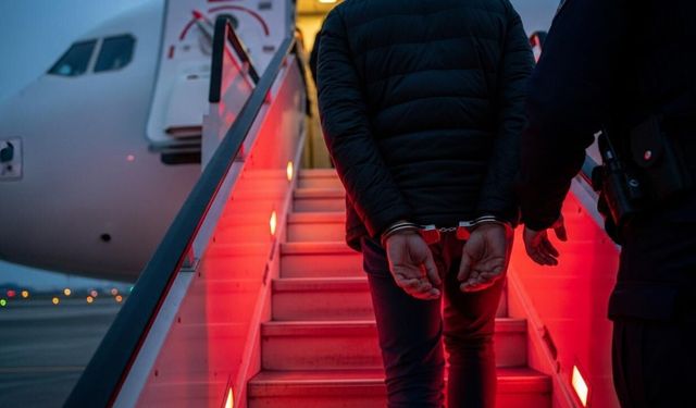 Kırmızı bültenle aranan 29 suçlu Türkiye'ye getirildi!