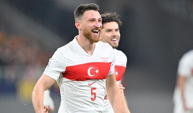 Beşiktaş'ın anlaşmaya vardığı Milli futbolcu Salih Özcan resmi imza için İstanbul'a gelecek!