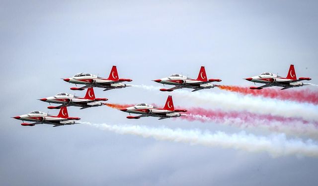 Türk Yıldızları NATO Zirvesi kapsamında gösteri uçuşu yapacak