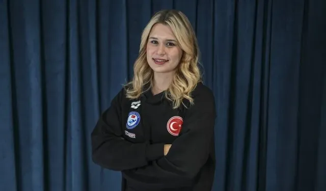 Defne Kurt, Avrupa Yüzme Şampiyonası'nda gümüş madalya kazandı!