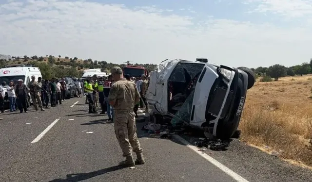 Diyarbakır'da devrilen minibüsteki 5 kişi yaşamını yitirdi