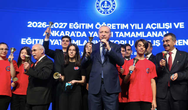 "Başarılı ve teknolojiyi iyi kullanan bir gençlik filiz veriyor"