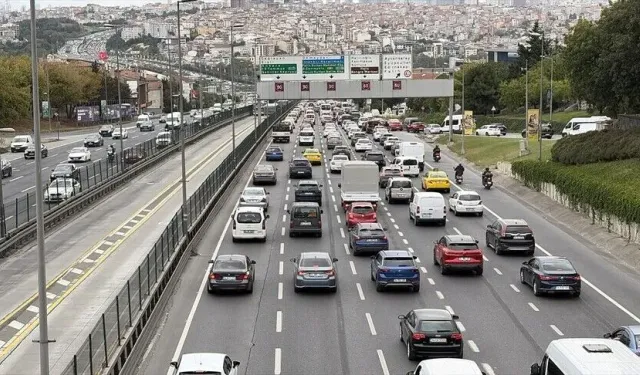 İstanbul'da sabah saatlerinde trafik yoğunluğu yaşanıyor!