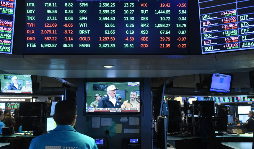 New York Borsası, Trump’ın İngiltere ile Ticaret Anlaşması Açıklamasıyla Yükseldi