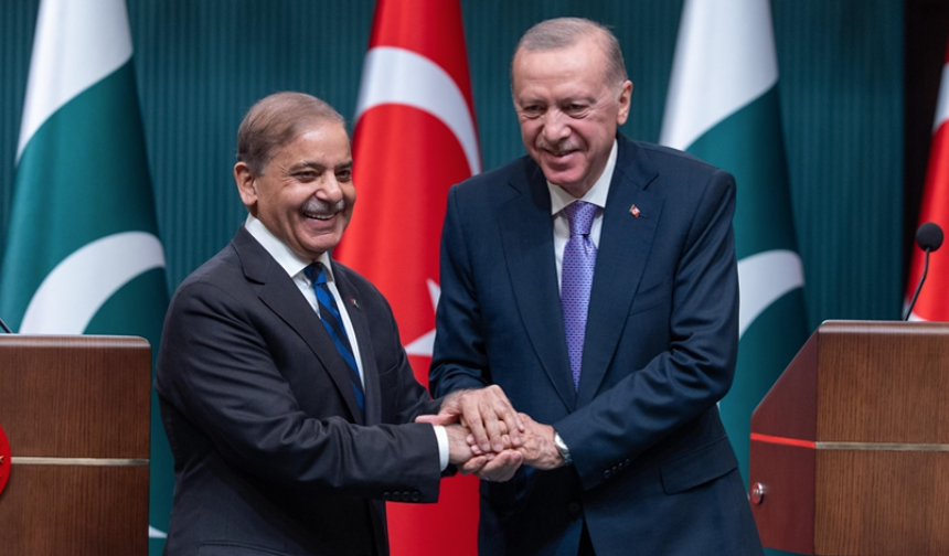 Cumhurbaşkanı Erdoğan Pakistan Başbakanı Şahbaz Şerif ile ortak basın toplantısı düzenledi