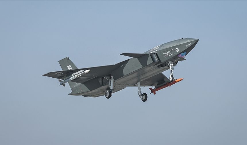 Bayraktar KIZILELMA'dan dünyada bir ilk!