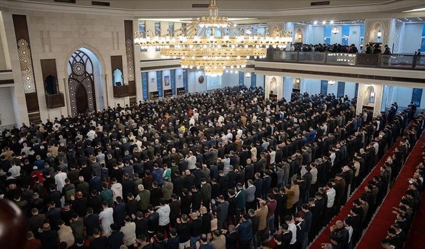 Dünya, Ramazan Bayramı'nı kutluyor!