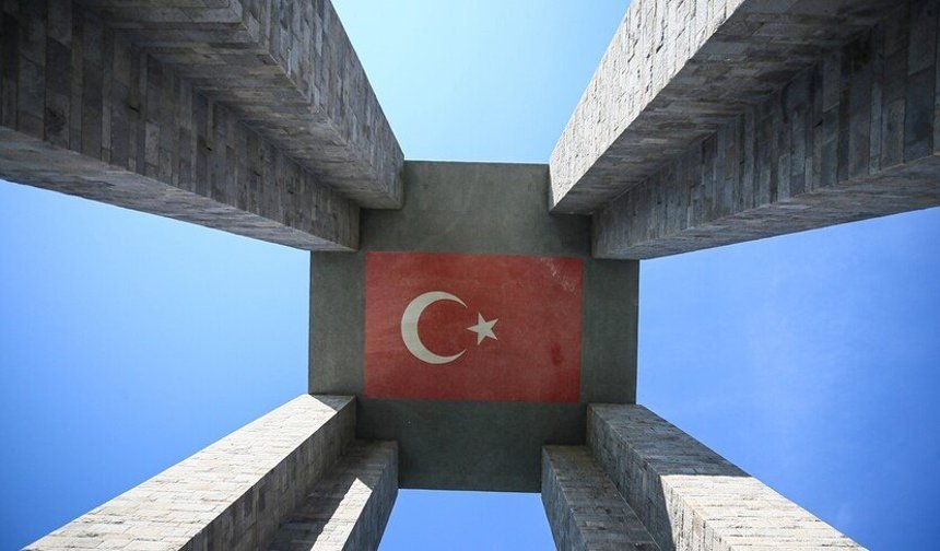 Çanakkale Kara Muharebeleri'nin 111. yılı anısına tören düzenlendi