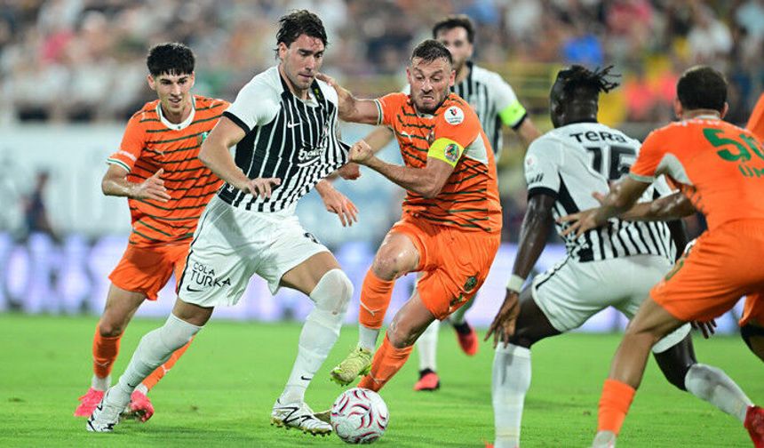 Beşiktaş, sezonun ilk mağlubiyetini Alanya'da aldı