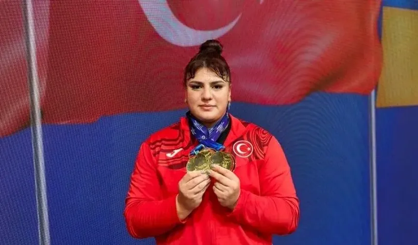 Milli haltercimiz Tuana Süren, Avrupa Gençler Şampiyonası'nda 3 altın madalya kazandı!