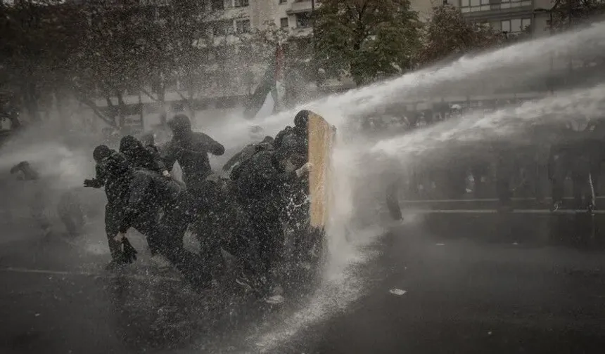 Avrupa'ya geçen ay protestolar damga vurdu!