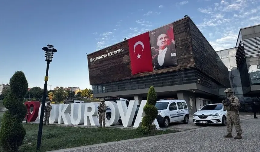 Çukurova Belediyesi'ne yönelik operasyonda 34 kişi tutuklandı!